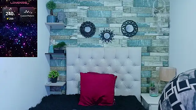 Skylernaomi online show from 29, 5, 2026