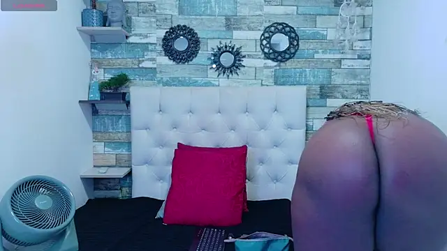 Skylernaomi online show from 1, 6, 2026