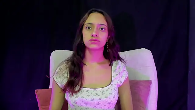 Charlotte Benette online show from 31, 3, 2026