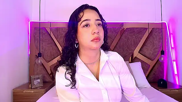 bella swwan  online show from 17, 6, 2026