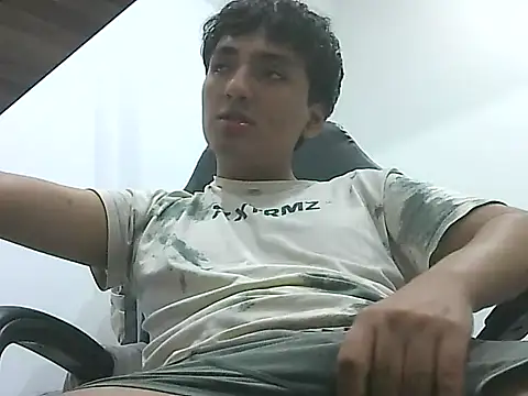 Snapshot of boynovaa chatting on 25, 5, 2026 boynovaa online show from 25, 5, 2026