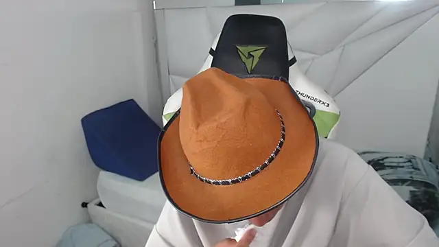 Taylorr junior  online show from 2, 4, 2026