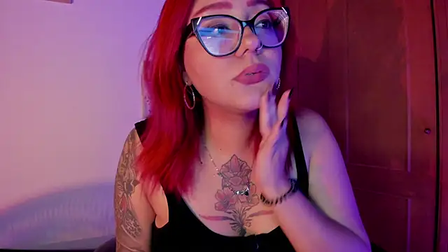 Snapshot of Violett_Sykes chatting on 6, 4, 2026 Violett Sykes online show from 6, 4, 2026