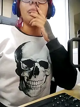 Snapshot of Violett_Sykes chatting on 7, 4, 2026 Violett Sykes online show from 7, 4, 2026