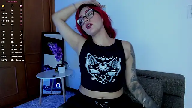 Snapshot of Violett_Sykes chatting on 13, 4, 2026 Violett Sykes online show from 13, 4, 2026