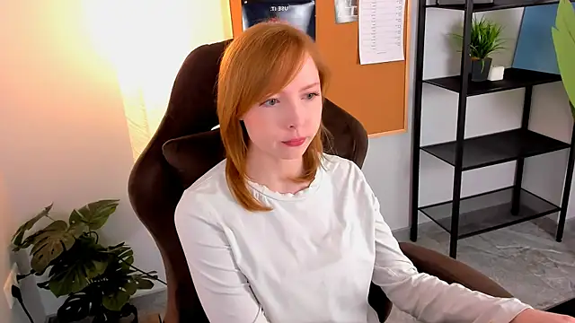 Snapshot of CherryCrushLove chatting on 3, 5, 2026 CherryCrushLove online show from 3, 5, 2026