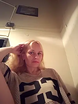 RinaSunX online show from 2, 4, 2026