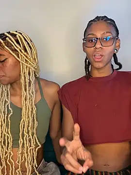 Snapshot of Sun_lynx_Love chatting on 6, 4, 2026 Sun lynx Love online show from 6, 4, 2026