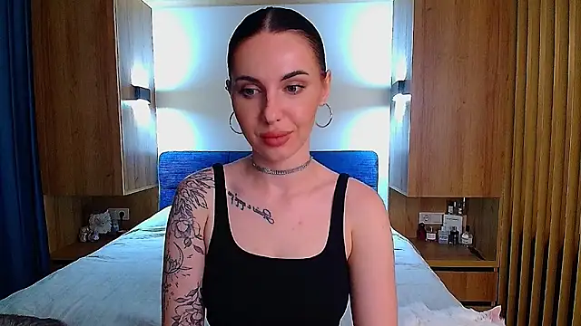 Sour Berry  online show from 4, 6, 2026