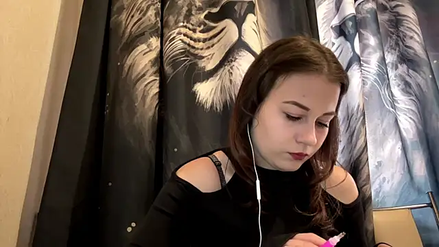 TinaBloom online show from 2, 4, 2026