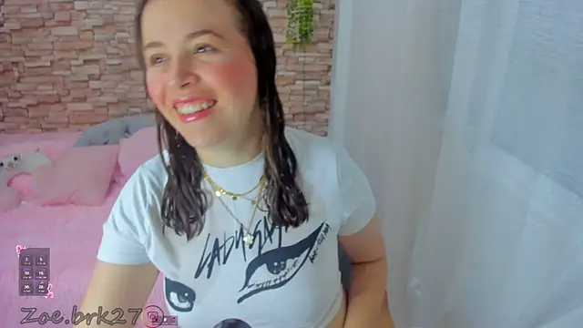 Snapshot of Zoe_brk chatting on 20, 7, 2026 Zoe brk online show from 20, 7, 2026