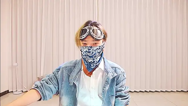 Snapshot of wumei-001 chatting on 1, 4, 2026 wumei-001 online show from 1, 4, 2026