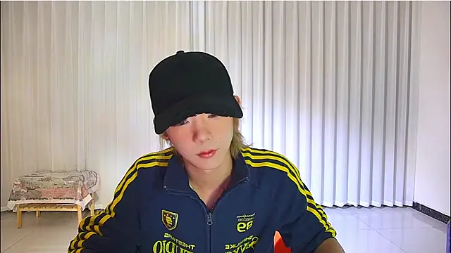 Snapshot of wumei-001 chatting on 8, 4, 2026 wumei-001 online show from 8, 4, 2026