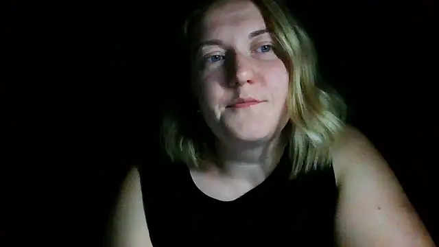Snapshot of TinaKittyX chatting on 15, 5, 2026 TinaKittyX online show from 15, 5, 2026