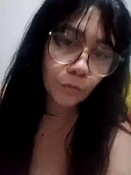 Snapshot of gatadeoculos chatting on 9, 4, 2026 gatadeoculos online show from 9, 4, 2026