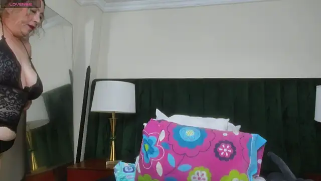 RoxanneSquirt online show from 16, 5, 2026