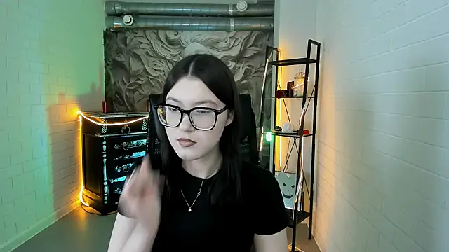 Snapshot of JennyGibson chatting on 7, 4, 2026 JennyGibson online show from 7, 4, 2026