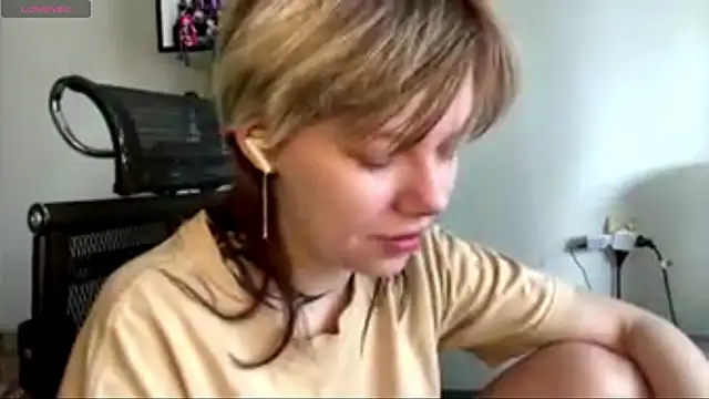 MadalynNosel online show from 12, 4, 2026