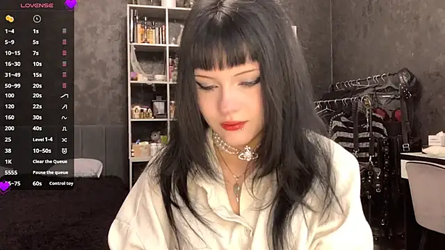 EmilyEmbears online show from 1, 6, 2026