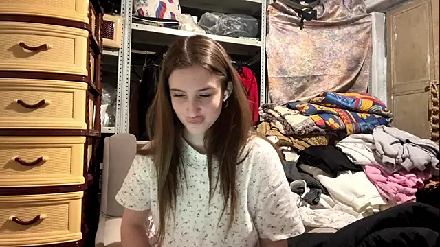 Snapshot of VelvetNoirra chatting on 8, 4, 2026 VelvetNoirra online show from 8, 4, 2026