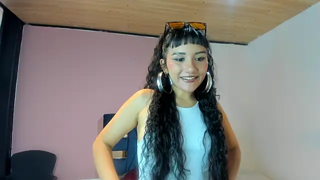 Hanna Clark   online show from 18, 7, 2026