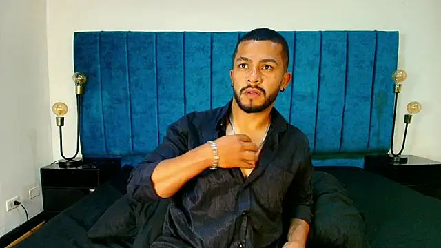 Snapshot of Enzo_Vitale_ chatting on 5, 4, 2026 Enzo Vitale online show from 5, 4, 2026