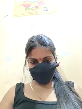 shreyaverma899 online show from 13, 4, 2026