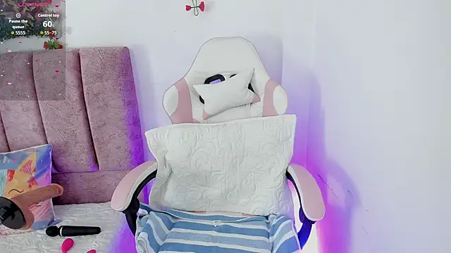 alisson boobs   online show from 7, 6, 2026