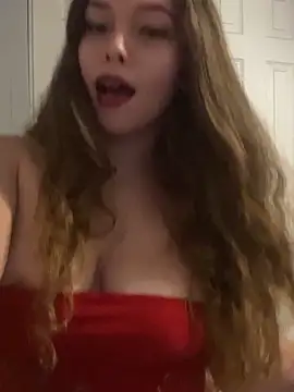 Snapshot of mariex83 chatting on 7, 4, 2026 mariex83 online show from 7, 4, 2026