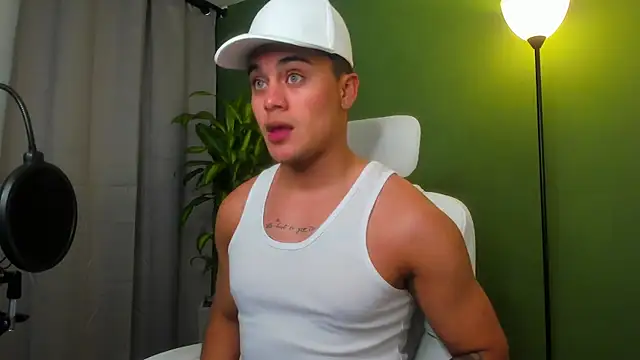 Snapshot of danny_smith24 chatting on 13, 4, 2026 danny smith24 online show from 13, 4, 2026