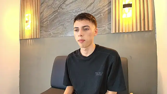 Snapshot of KENNY_HANK chatting on 13, 4, 2026 KENNY HANK online show from 13, 4, 2026