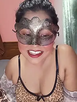 Maskedcurves online show from 19, 7, 2026