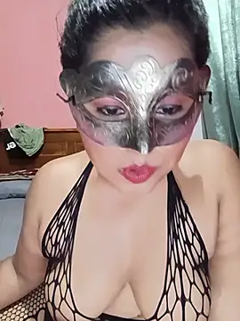 Maskedcurves online show from 24, 7, 2026