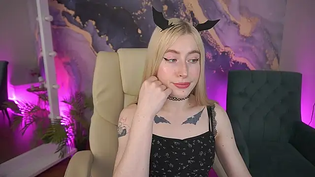 MelaniiePlay online show from 25, 5, 2026