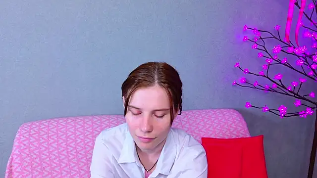 Snapshot of CleoBloom_ chatting on 10, 7, 2026 CleoBloom online show from 10, 7, 2026