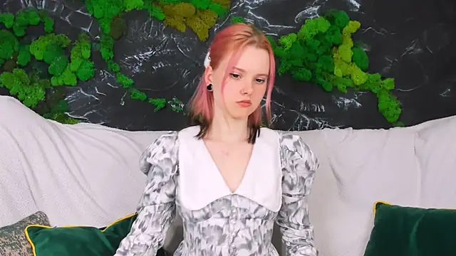 Lina Veyra online show from 7, 4, 2026