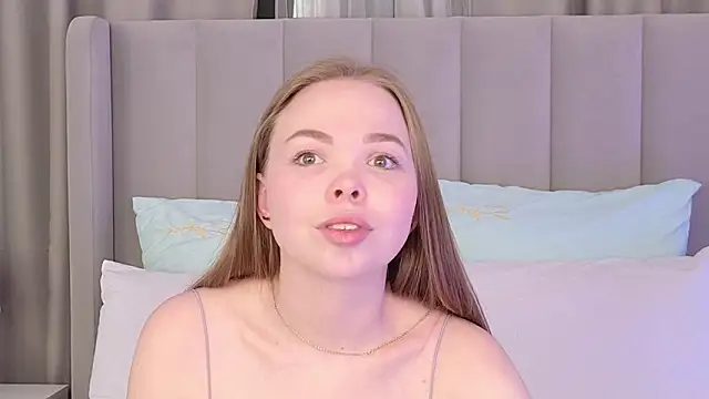 SatinSapphiree online show from 29, 4, 2026