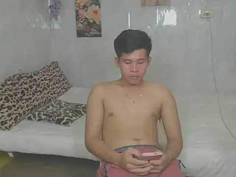 ur bigcockeziekiel online show from 5, 4, 2026