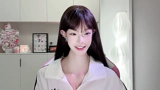 -Moonshine online show from 9, 4, 2026