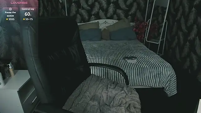 Snapshot of Alice_Nyx chatting on 26, 7, 2026 Alice Nyx online show from 26, 7, 2026