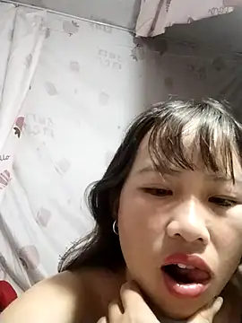 Snapshot of Yo-must chatting on 10, 7, 2026 Yo-must online show from 10, 7, 2026