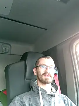 jozsi1995 online show from 10, 4, 2026