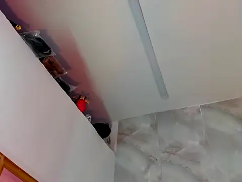 EllyBloom online show from 12, 4, 2026