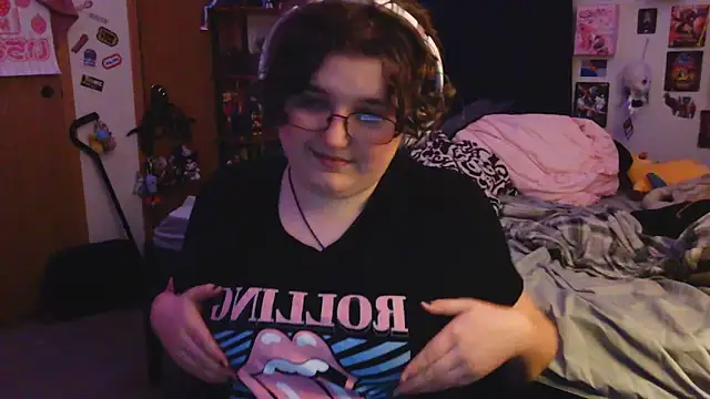 Snapshot of femcelsam chatting on 8, 4, 2026 femcelsam online show from 8, 4, 2026