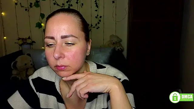 Snapshot of Alicewonderrmiss chatting on 6, 4, 2026 Alicewonderrmiss online show from 6, 4, 2026