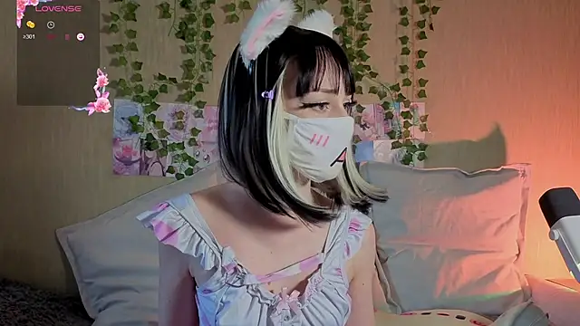 LunaNyanmi online show from 3, 6, 2026