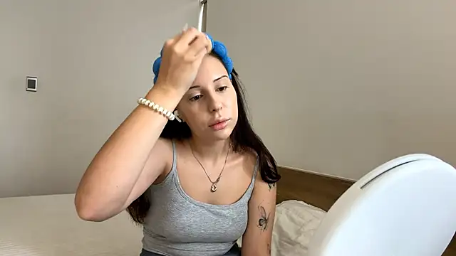 VinitaAskia online show from 15, 4, 2026