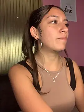DulceLatinaxo online show from 4, 6, 2026
