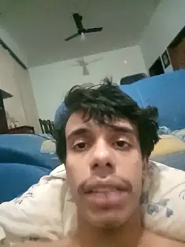 Snapshot of raiotrajado chatting on 9, 4, 2026 raiotrajado online show from 9, 4, 2026