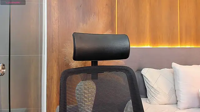  Megan Angel  online show from 16, 4, 2026